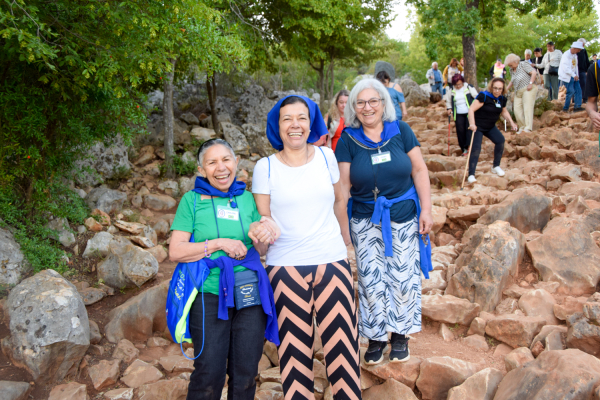 Album 22JUN COLINA DAS APARICOES - NOVENA COM A RAINHA DA PAZ