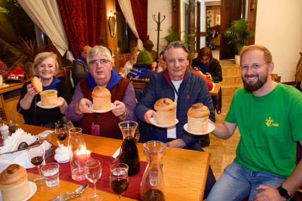 Album 1OUT JANTAR TIPICO