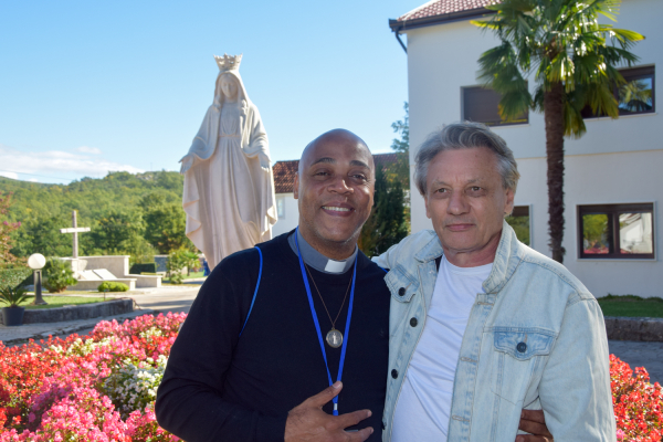 Album 10OUT TIHALJINA