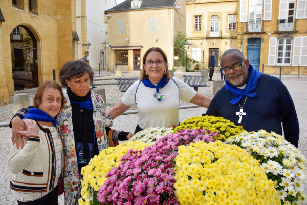 Album 31OUT - PASSEIO PELAS RUAS DE PARAY-LE-MONIAL
