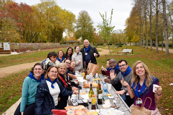 Album 31OUT PIQUENIQUE NA PRAÃ§A DE PARAY LE MONIAL