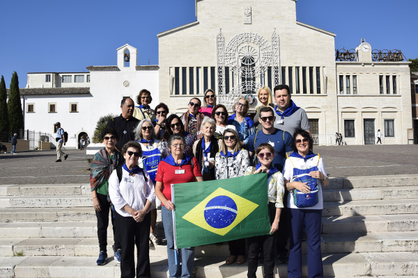 Album 29SET VISITA AO CONVENTO ONDE MOROU SÃ£O PIO