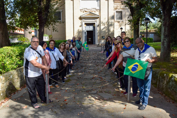 Album 22ABR VIRGEM DA REVELACAO E BASILICA DAS TRES FONTANAS
