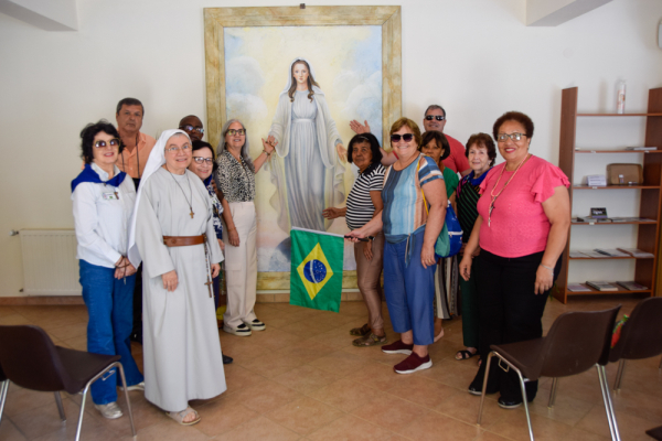 Album 3MAI OASIS DA PAZ E CENACOLO